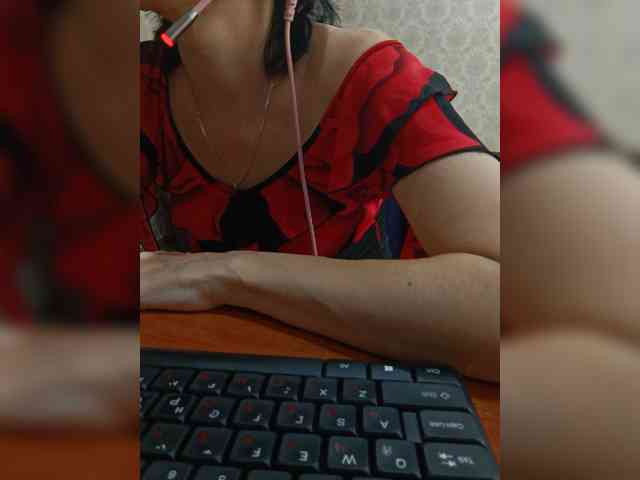 naked_taxi_dispatcher webcam