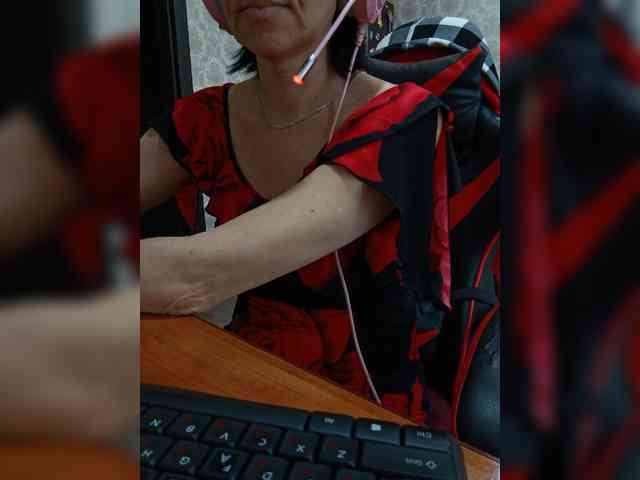 naked_taxi_dispatcher webcam