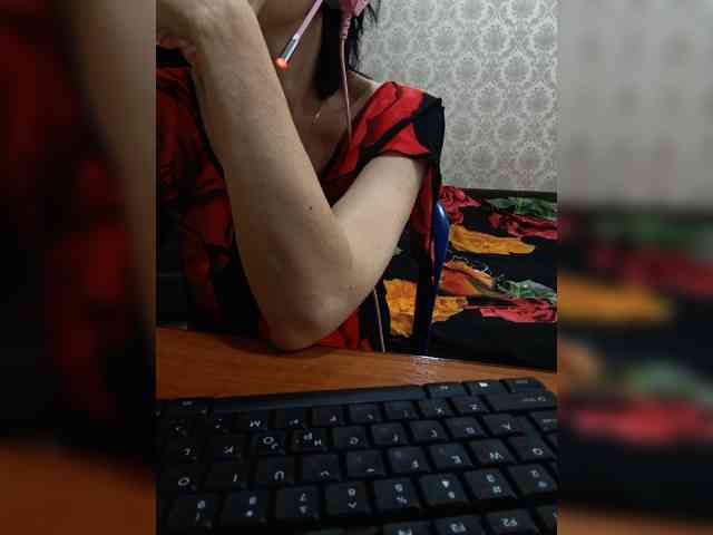 naked_taxi_dispatcher webcam