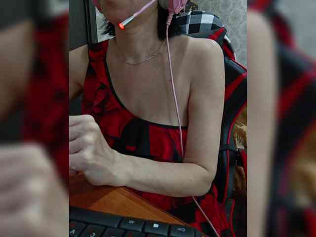 naked_taxi_dispatcher webcam