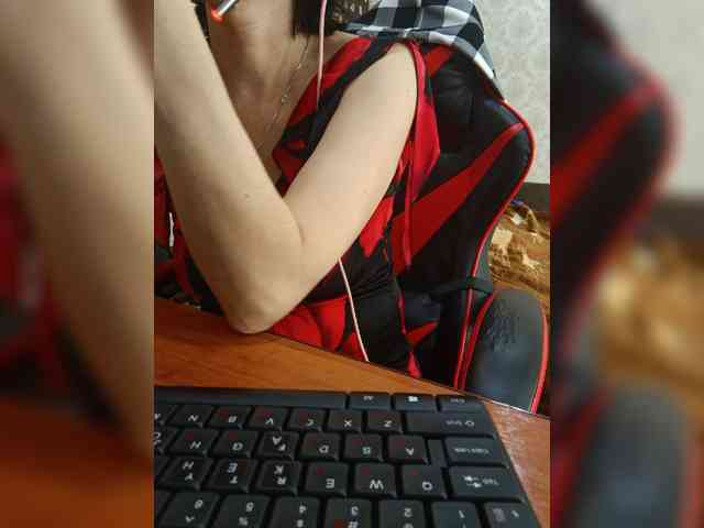 naked_taxi_dispatcher webcam