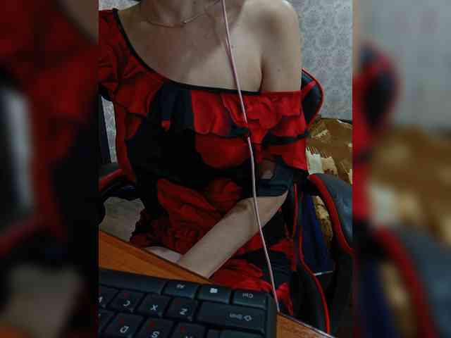 naked_taxi_dispatcher webcam
