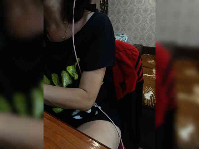naked_taxi_dispatcher webcam