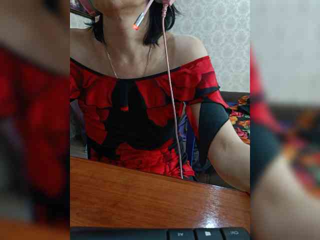naked_taxi_dispatcher webcam