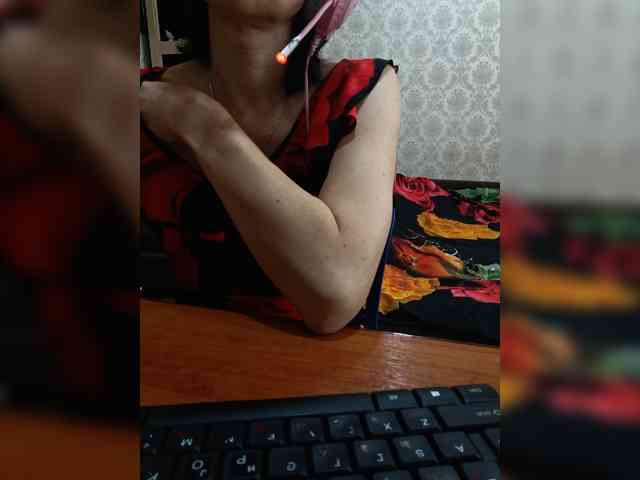 naked_taxi_dispatcher webcam