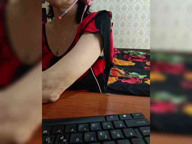naked_taxi_dispatcher webcam