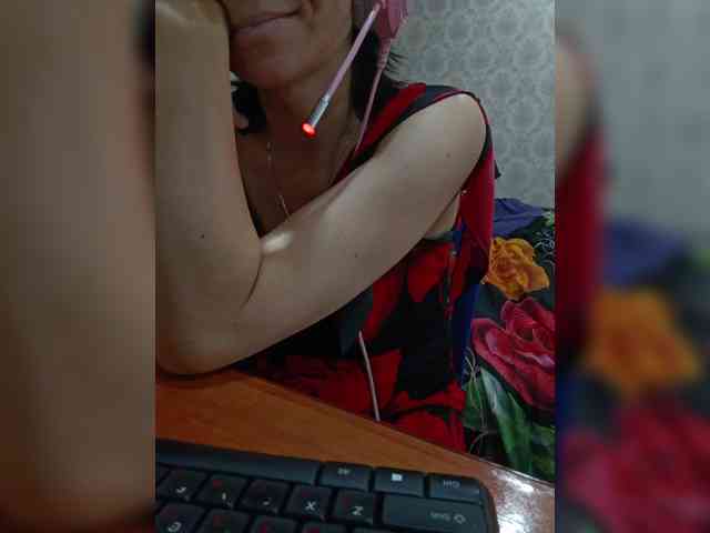 naked_taxi_dispatcher webcam