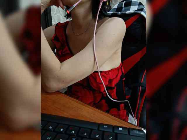naked_taxi_dispatcher webcam