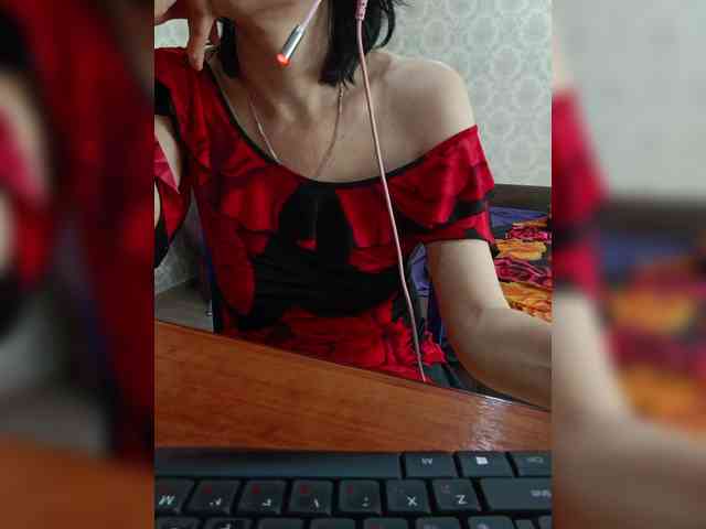 naked_taxi_dispatcher webcam