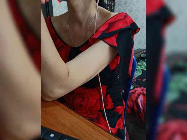 naked_taxi_dispatcher webcam