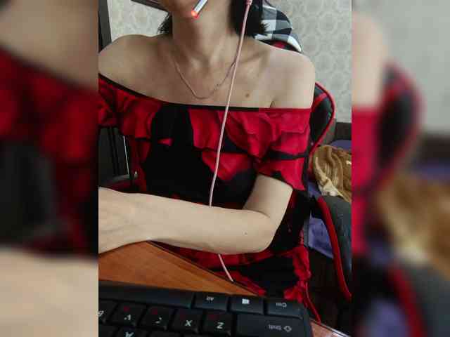 naked_taxi_dispatcher webcam