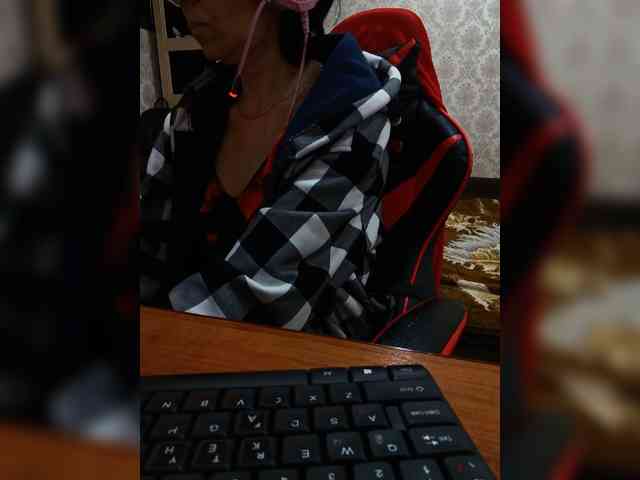 naked_taxi_dispatcher webcam
