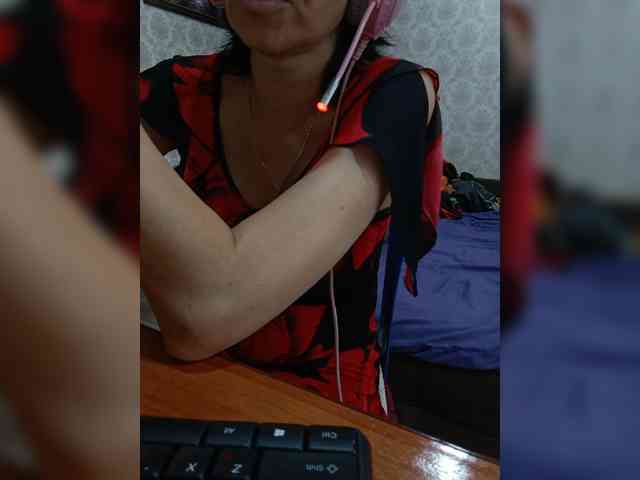 naked_taxi_dispatcher webcam