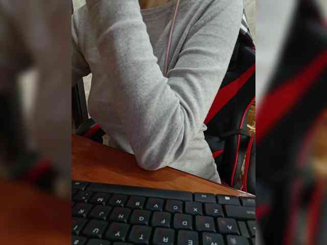 naked_taxi_dispatcher webcam