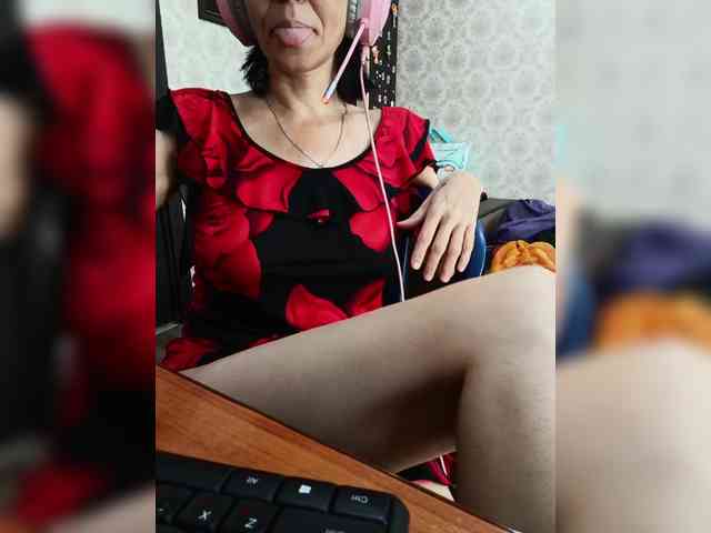 naked_taxi_dispatcher webcam