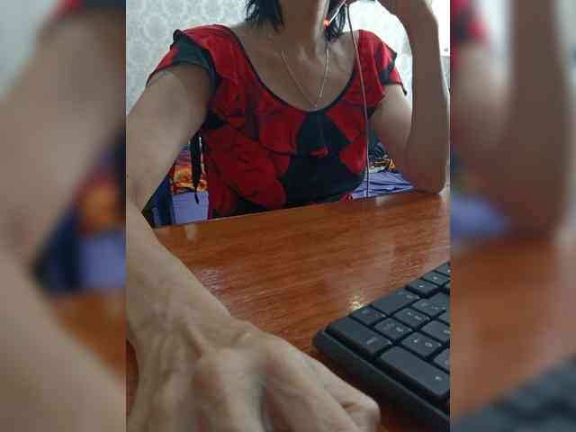naked_taxi_dispatcher webcam