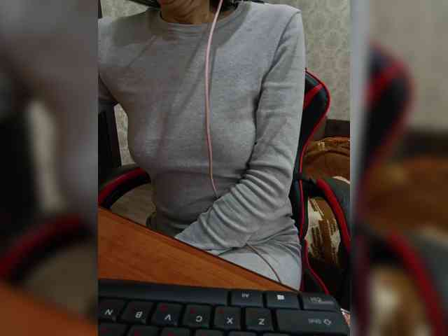 naked_taxi_dispatcher webcam