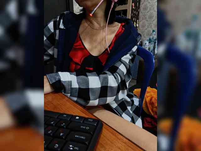 naked_taxi_dispatcher webcam
