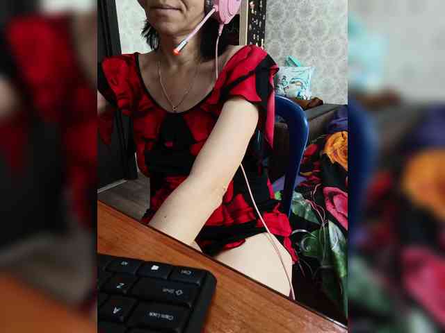 naked_taxi_dispatcher webcam