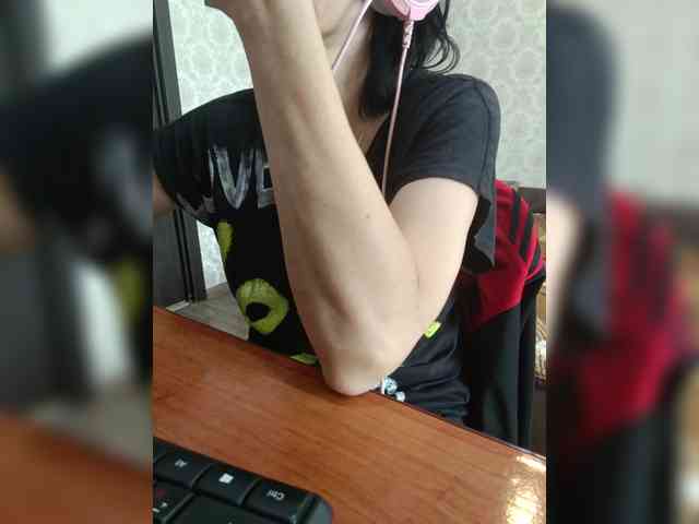 naked_taxi_dispatcher webcam