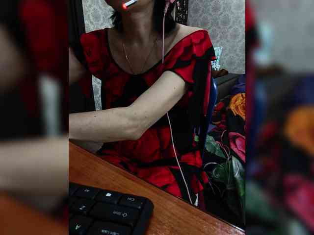 naked_taxi_dispatcher webcam