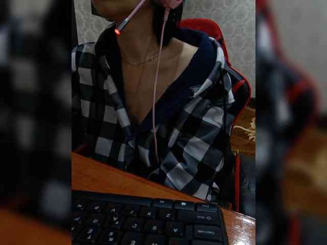 naked_taxi_dispatcher webcam