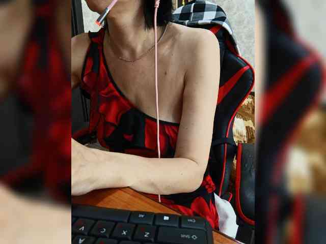 naked_taxi_dispatcher webcam