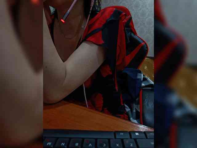 naked_taxi_dispatcher webcam