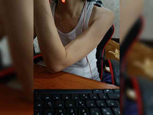naked_taxi_dispatcher webcam