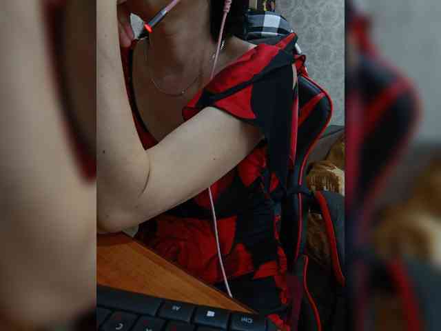 naked_taxi_dispatcher webcam
