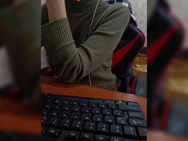 naked_taxi_dispatcher webcam