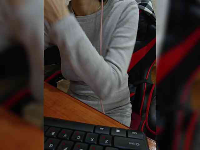 naked_taxi_dispatcher webcam