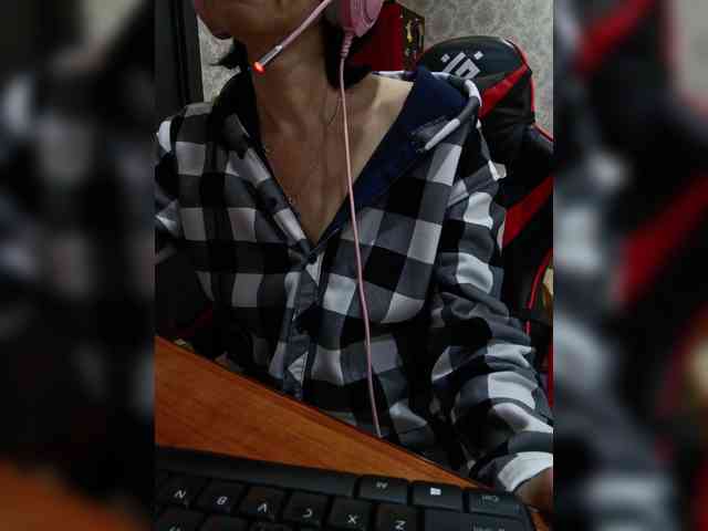 naked_taxi_dispatcher webcam