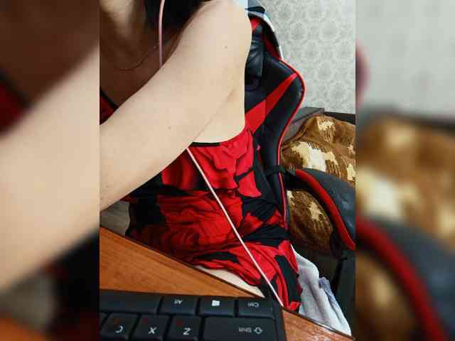 naked_taxi_dispatcher webcam