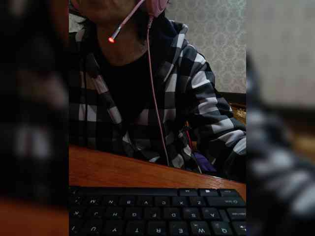 naked_taxi_dispatcher webcam