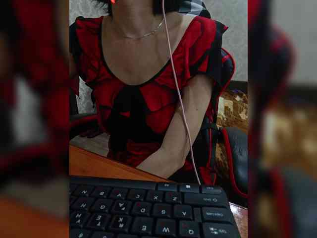 naked_taxi_dispatcher webcam