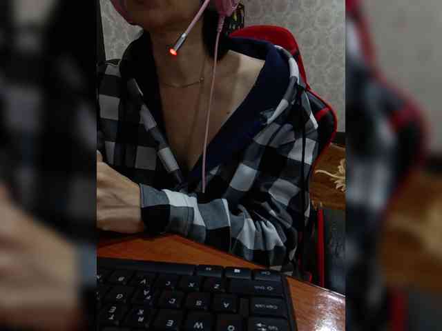 naked_taxi_dispatcher webcam