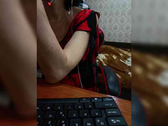 naked_taxi_dispatcher webcam
