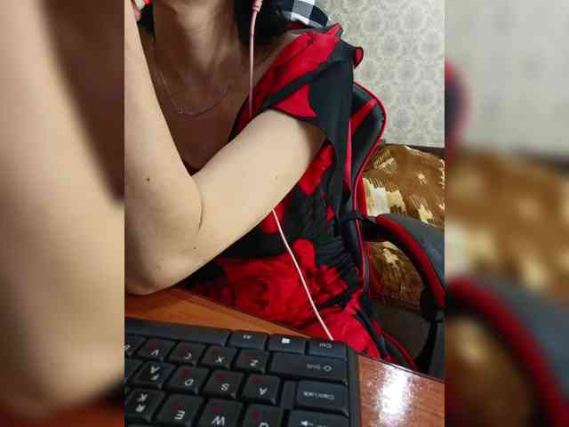 naked_taxi_dispatcher webcam