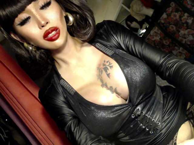 QUEENValentina