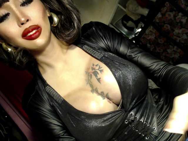 QUEENValentina