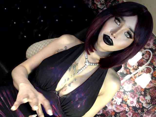 QUEENValentina