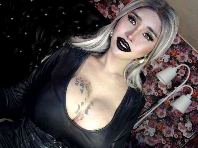 QUEENValentina
