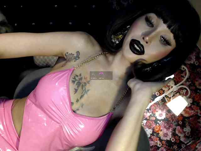 QUEENValentina