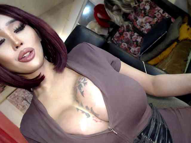 QUEENValentina