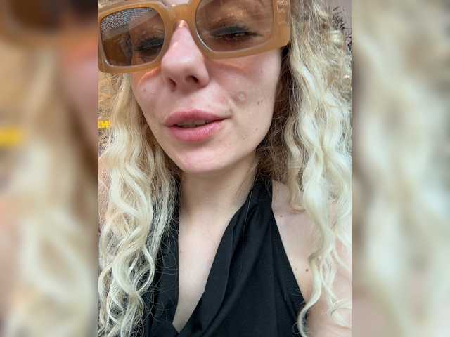 janchi- live sex show