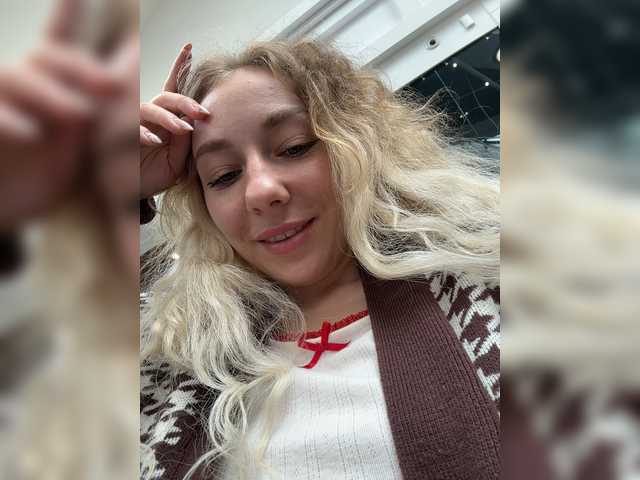 le modèle JJane- est en webcam porno dans un show sur le site bongacams, il possède les tags suivants: White/Caucasian,Blonde,Trimmed