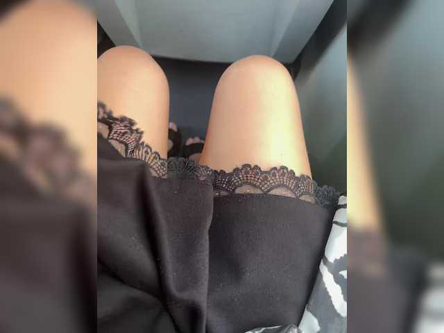 le modèle JJane- est en webcam porno dans un show sur le site bongacams, il possède les tags suivants: White/Caucasian,Blonde,Trimmed