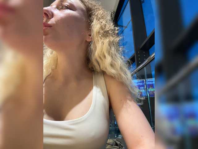 janchi- live sex show