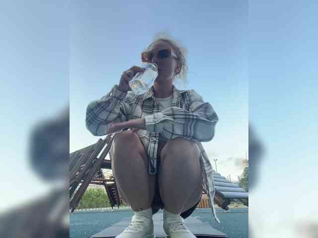 JJane- webcam